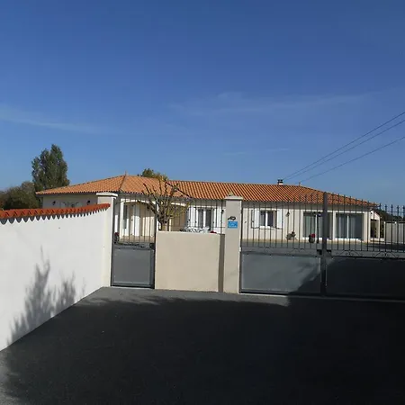 D'hotes La Cozy Bed & Breakfast 3*