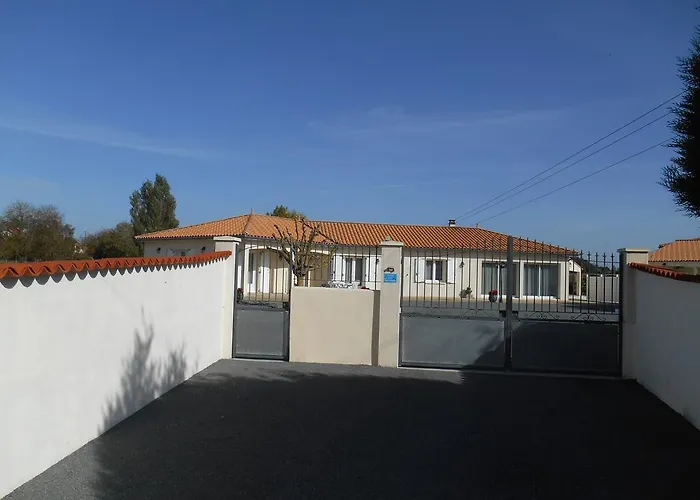 D'hotes La Cozy Bed & Breakfast 3*