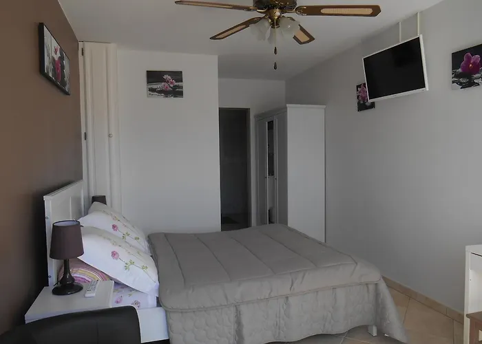 D'hotes La Cozy Bed & Breakfast Cozes