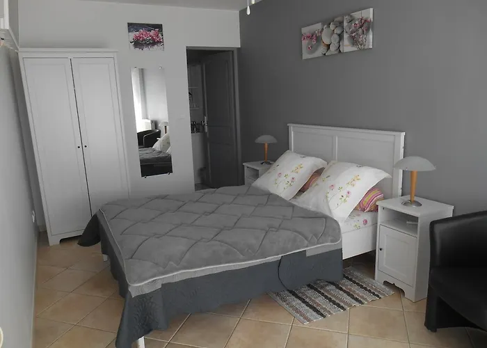 D'hotes La Cozy Bed & Breakfast Cozes