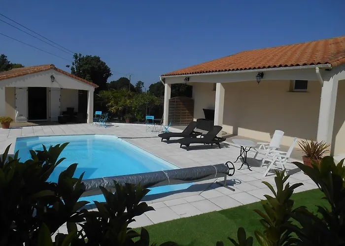 D'hotes La Cozy Bed & Breakfast 3*