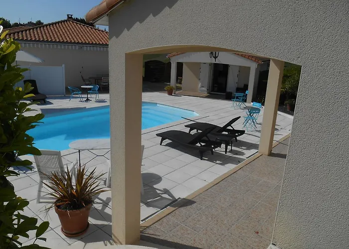 D'hotes La Cozy Bed & Breakfast Cozes